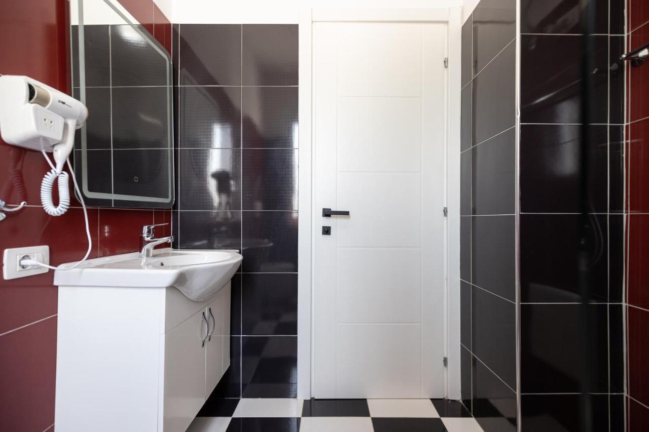Compas Boutique Hotel Golem  Eksteriør bilde